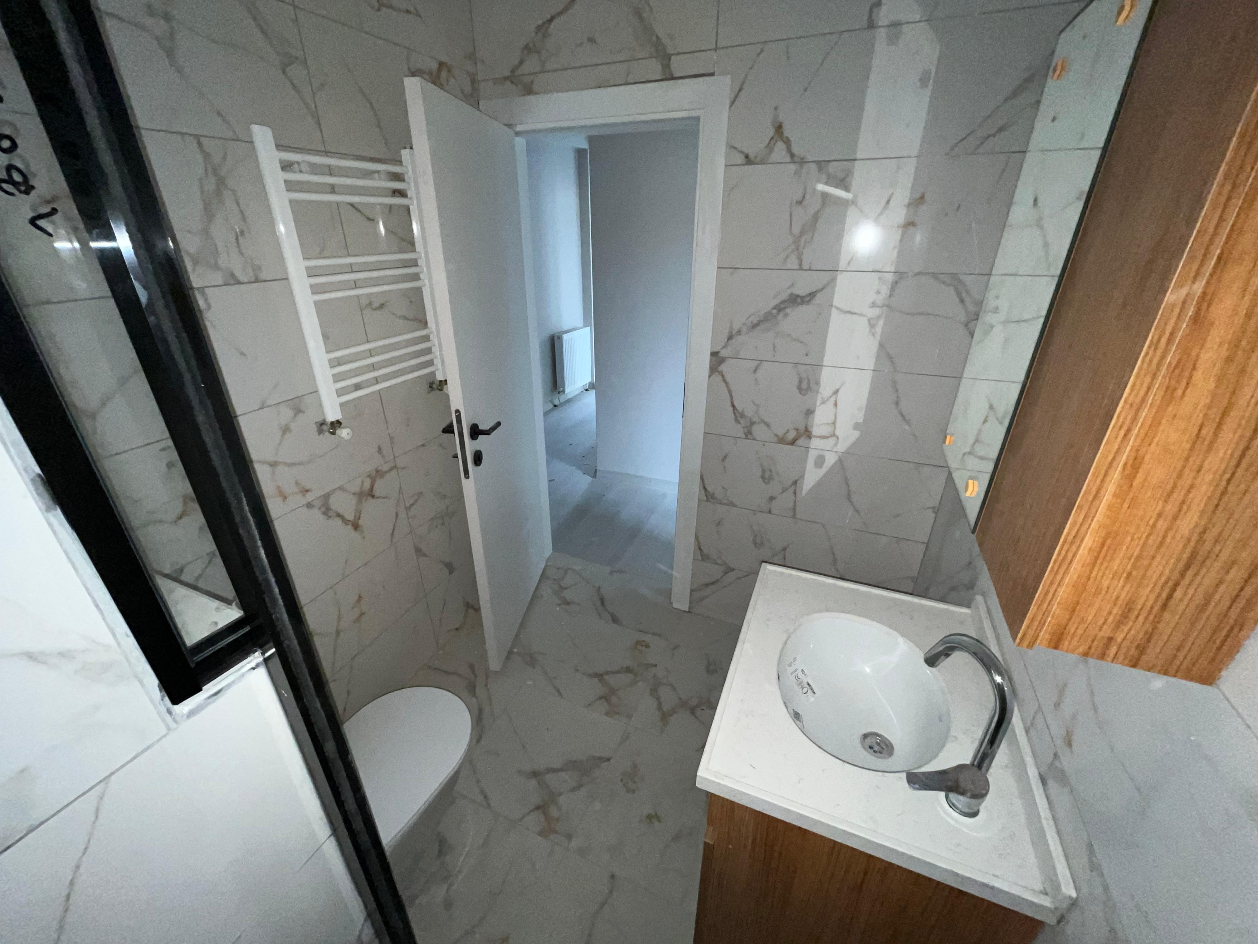 Pendik Çamçeşme'de Satılık 2+1 Kapalı Otoparklı Daire